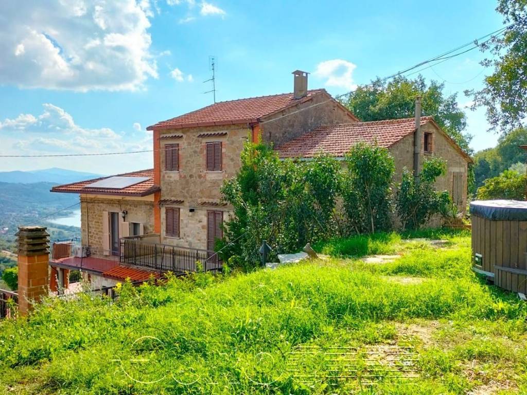 Appartamento a Passignano sul trasimeno in Strada Provinciale di Castel Rigone - Foto 2