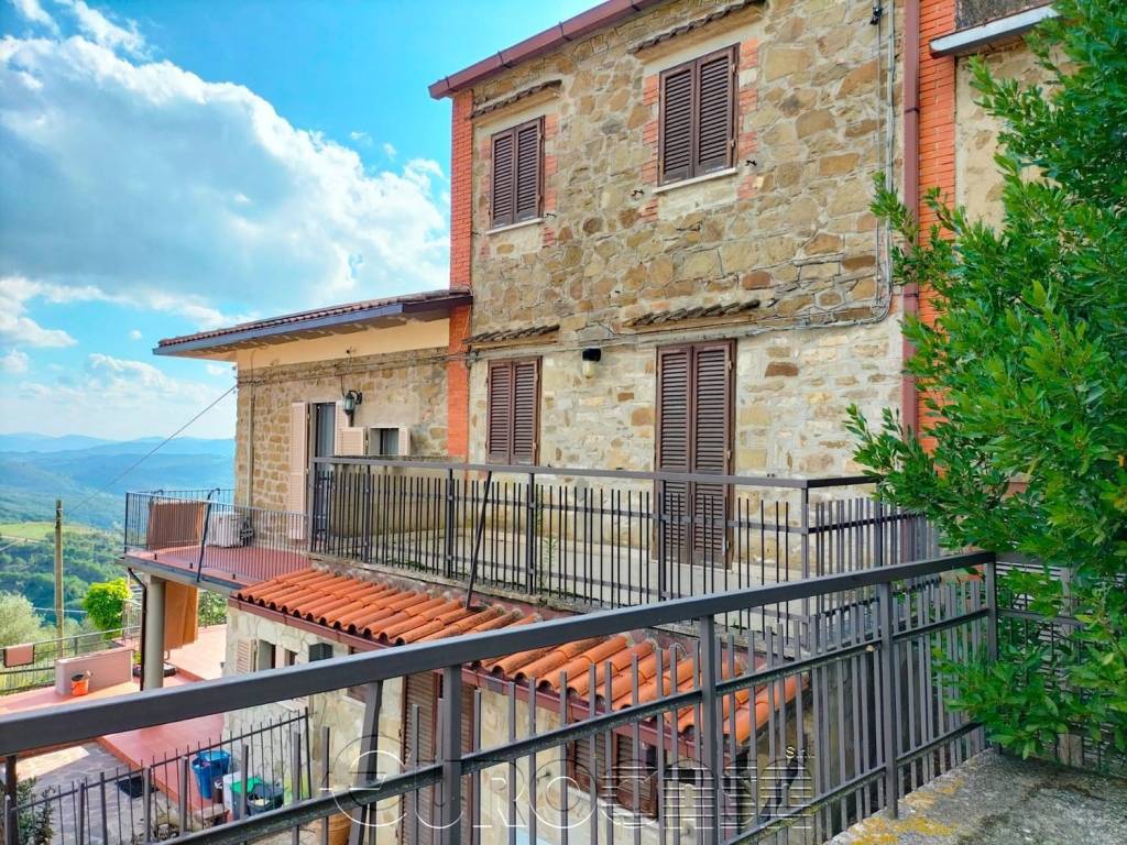 Appartamento a Passignano sul trasimeno in Strada Provinciale di Castel Rigone - Foto 4