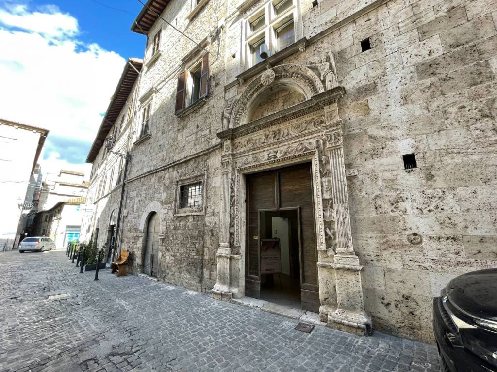 Appartamento a Ascoli piceno in Piazza arringo - Foto 2