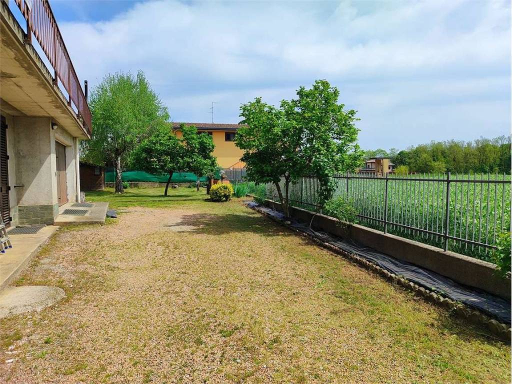 Villa a Olgiate comasco in Via del castagneto - Foto 2