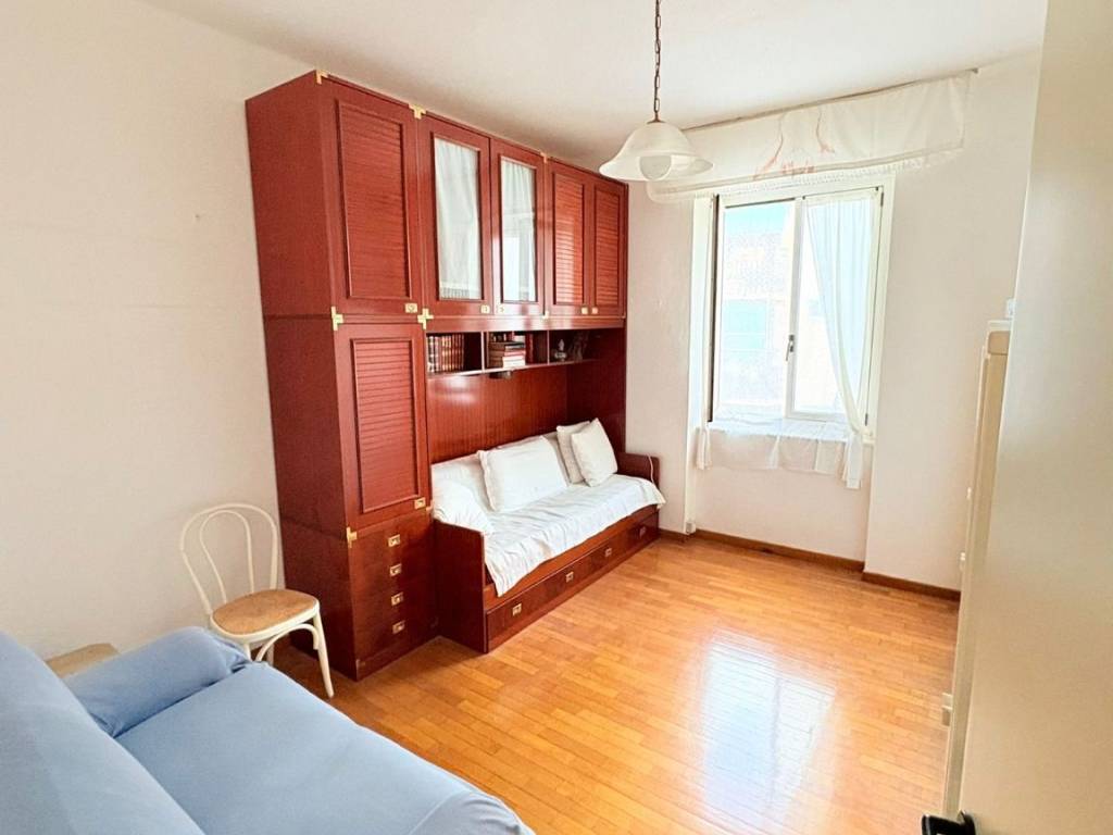 Appartamento a Imperia in Via Giuseppe Giusti - Foto 5