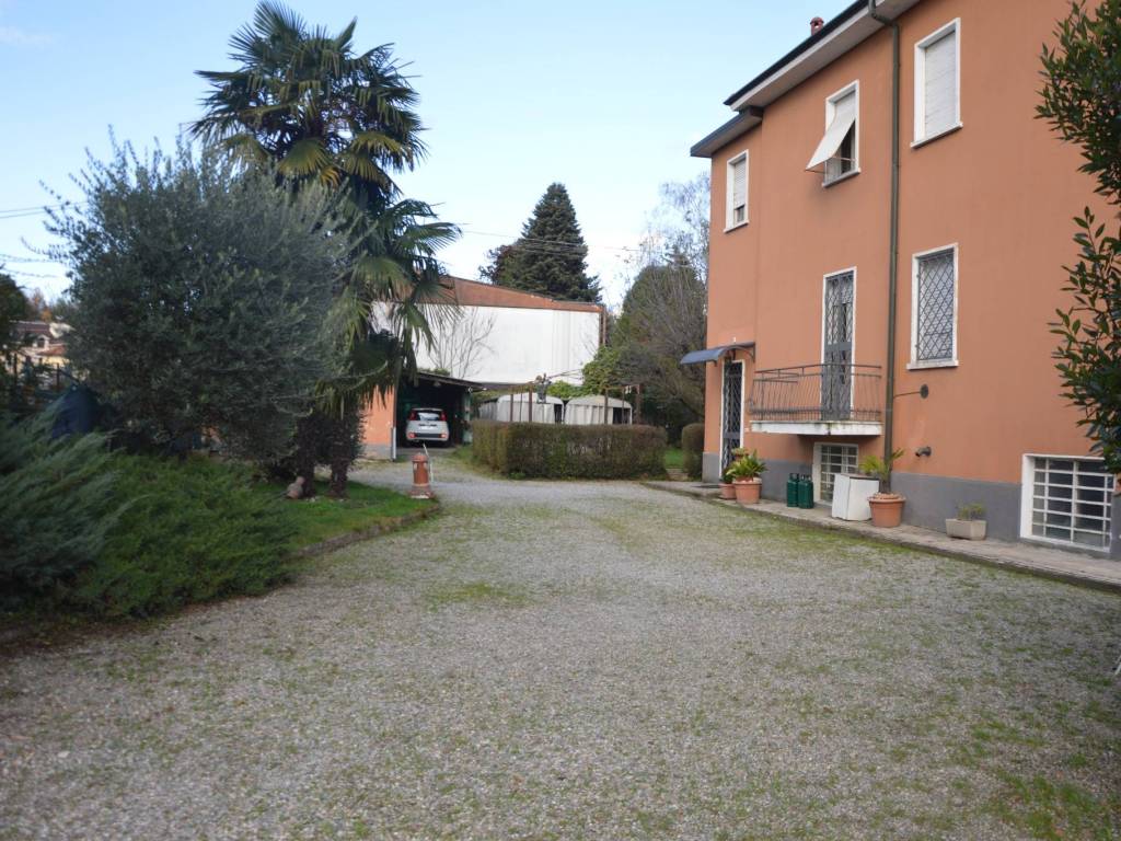 Villa a Gallarate in Via Bellinzona, 22 - Foto 3