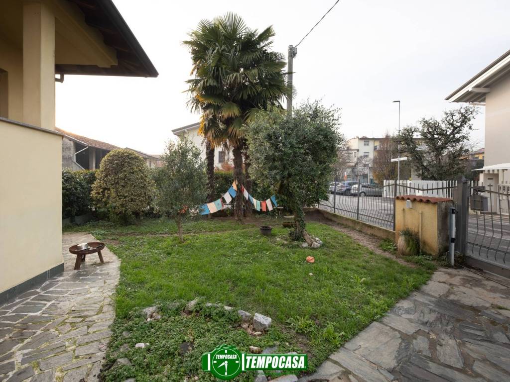 Villa a Osio sotto in Via Armando Diaz, 2 - Foto 4