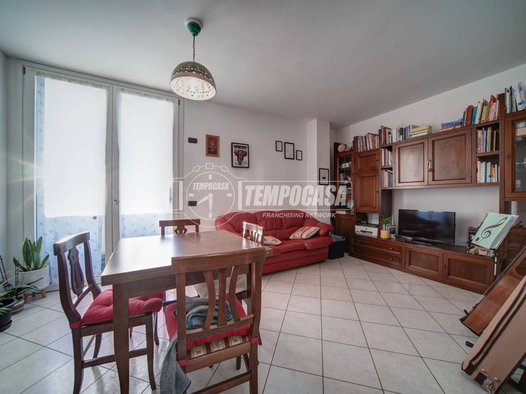 Appartamento a Azzate in Via XXV Aprile 7 - Foto 2