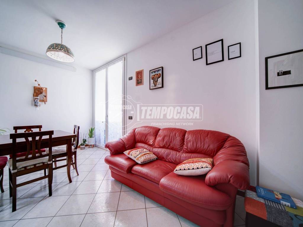 Appartamento a Azzate in Via XXV Aprile 7 - Foto 3