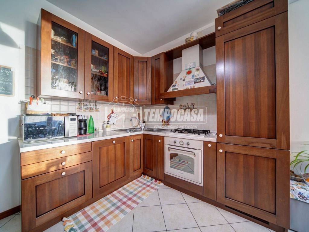 Appartamento a Azzate in Via XXV Aprile 7 - Foto 4