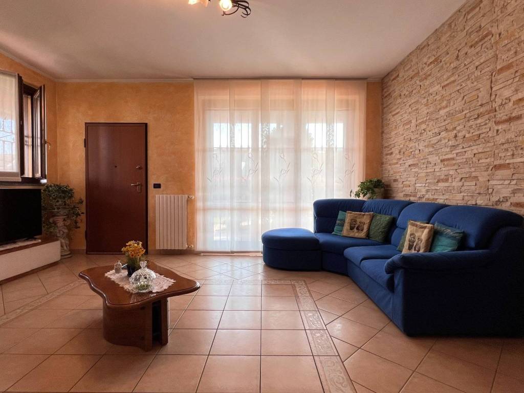 Villa a Castiraga vidardo in Via Papa Luciani Giovanni Paolo I, 4 - Foto 4