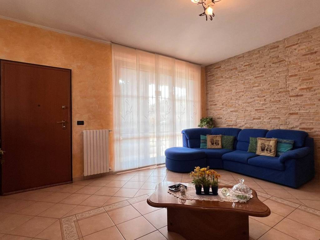 Villa a Castiraga vidardo in Via Papa Luciani Giovanni Paolo I, 4 - Foto 5