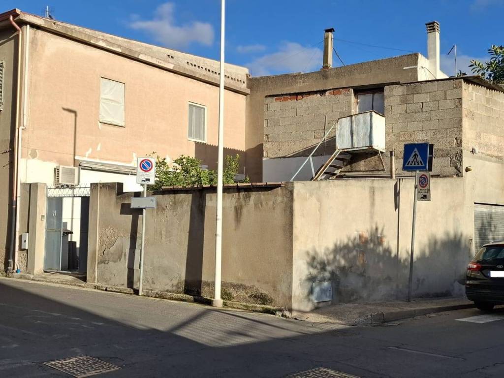 Villa a Assemini in Via Napoli - Foto 2