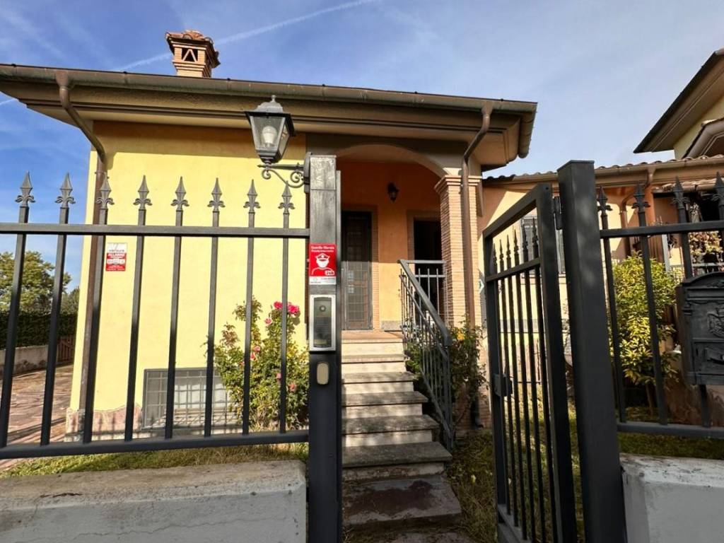 Villetta a schiera a Fiumicino in Via Elini, 98 - Foto 2