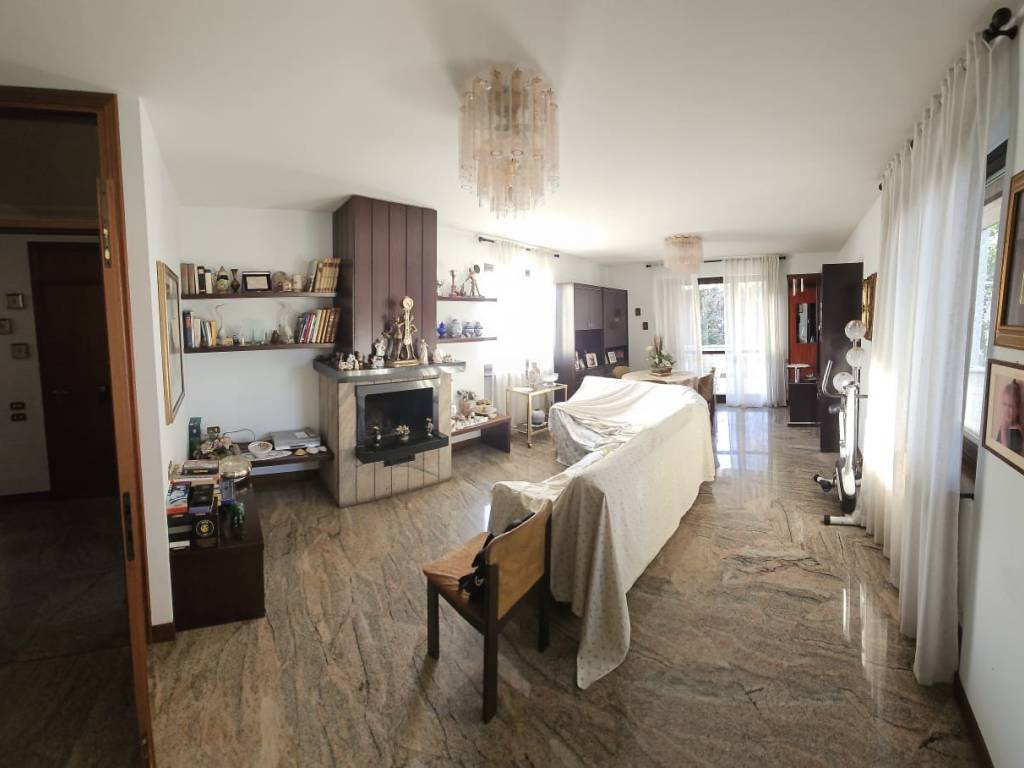Villa a Gallarate in Via Francesco Baracca, 4 - Foto 3