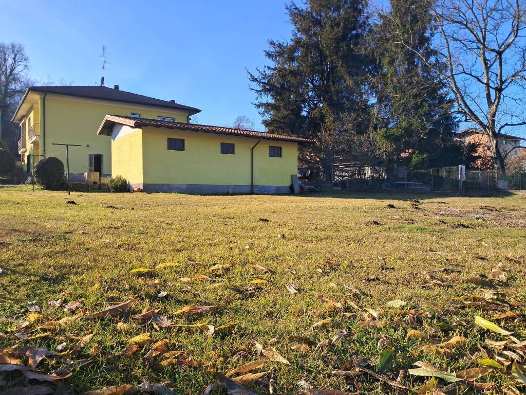 Villa a Brebbia in Via Giuseppe Mazzini - Foto 2