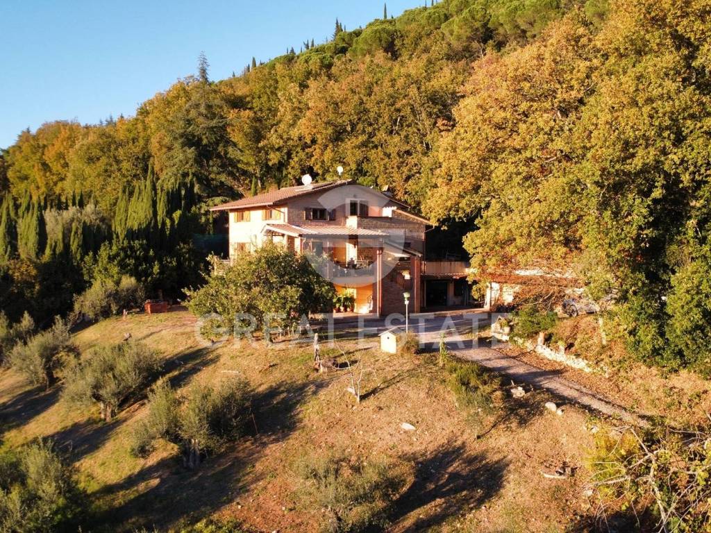Rustico / casale a Perugia in Strada Canneto Colognola - Foto 2