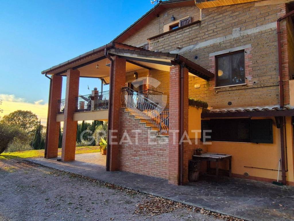 Rustico / casale a Perugia in Strada Canneto Colognola - Foto 4