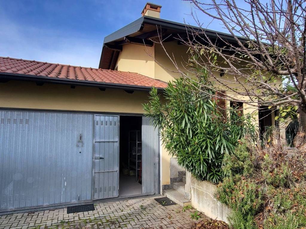 Villa a Lonate pozzolo in Via Monte Grappa - Foto 2
