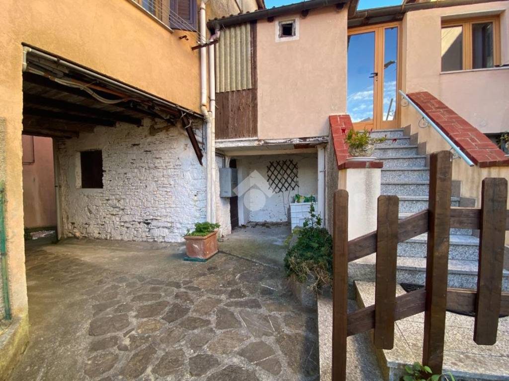 Casa indipendente a Serra riccò in Via G. Mereto, 49 - Foto 2