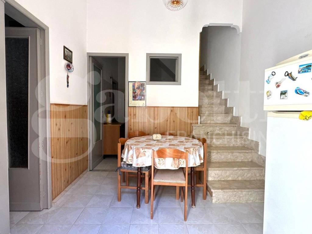 Casa indipendente a Avola in VIA GENERALE ACHILLE VACCARISI, 48 - Foto 2
