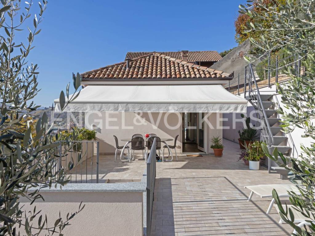 Casa indipendente a Canelli in Via Villanuova - Foto 2