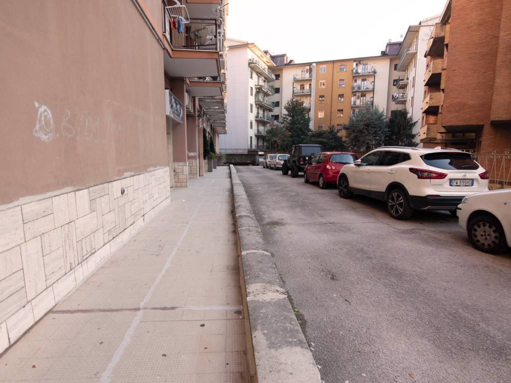 Box / garage a Avellino in Via Aurelio Covotti - Foto 3