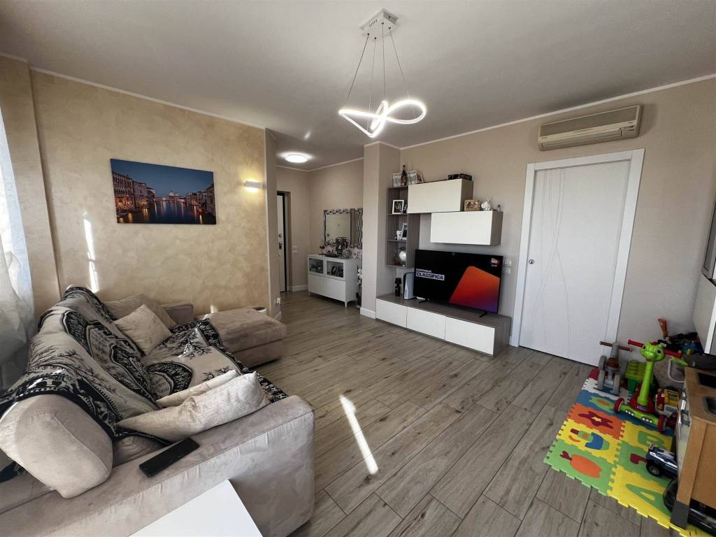 Appartamento a Busto garolfo in VIA STATUTO , 25 - Foto 2