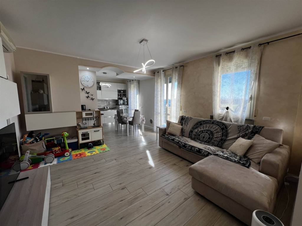 Appartamento a Busto garolfo in VIA STATUTO , 25 - Foto 4