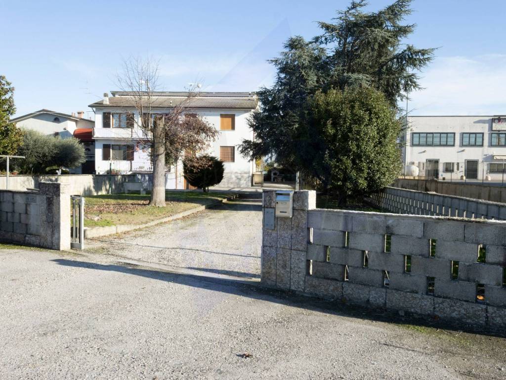 Villa a Bondeno in Via Virgiliana - Foto 2