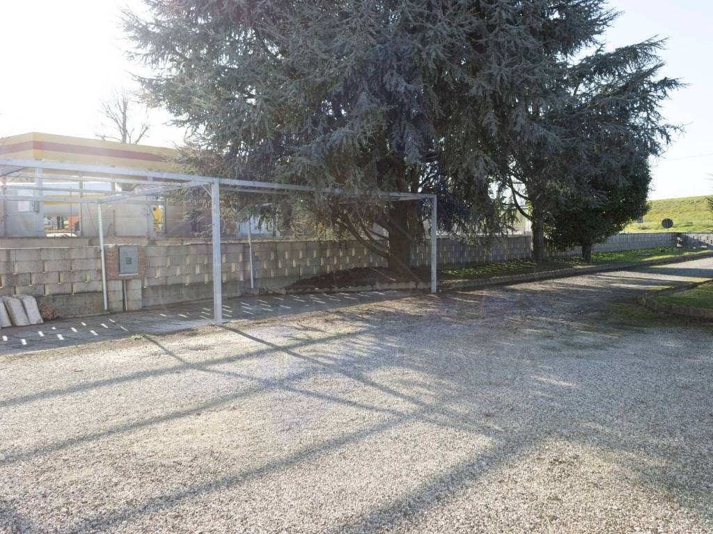 Villa a Bondeno in Via Virgiliana - Foto 3