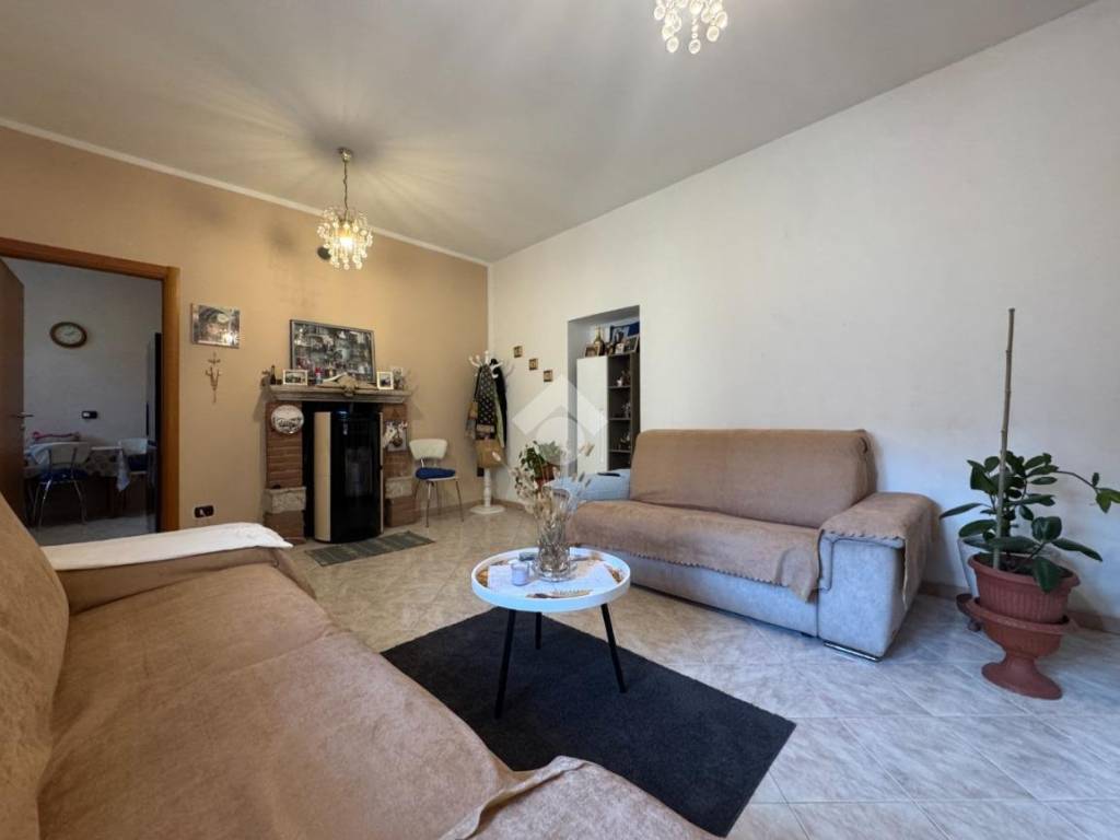 Casa indipendente a Cameri in Via Roma, 22 - Foto 4