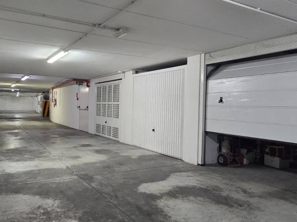 Box / garage a Pescara in Corso Vittorio Emanuele II, 346 - Foto 2
