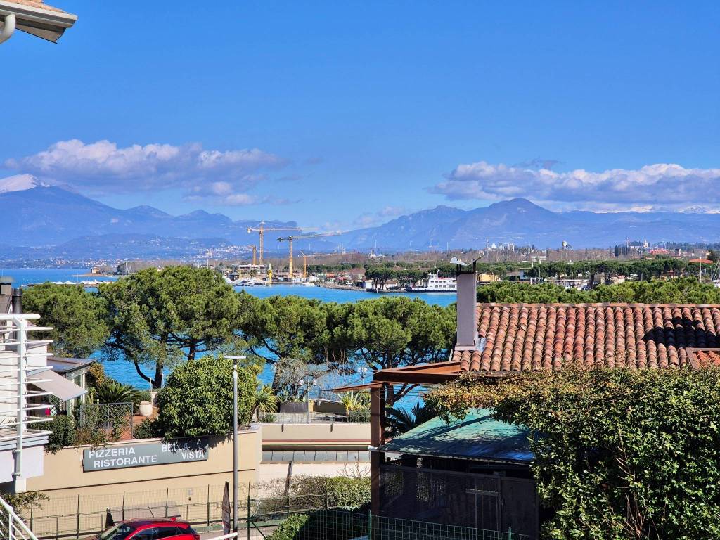 Appartamento a Peschiera del garda in Viale Risorgimento - Foto 4
