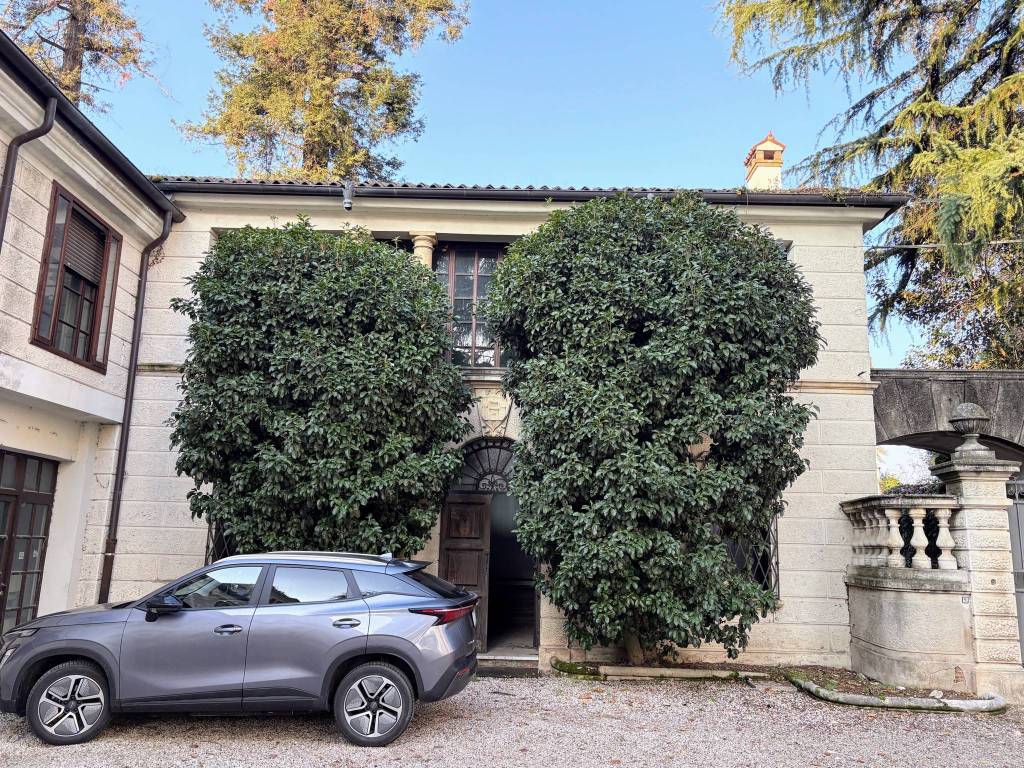 Villa a Thiene in Corso Giuseppe Garibaldi, 182 - Foto 2