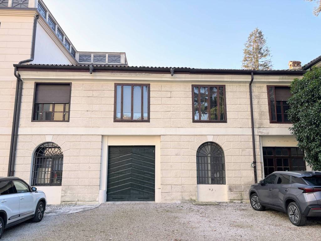 Villa a Thiene in Corso Giuseppe Garibaldi, 182 - Foto 4