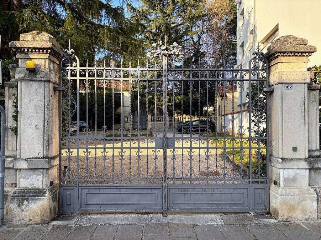 Villa a Thiene in Corso Giuseppe Garibaldi, 182 - Foto 5