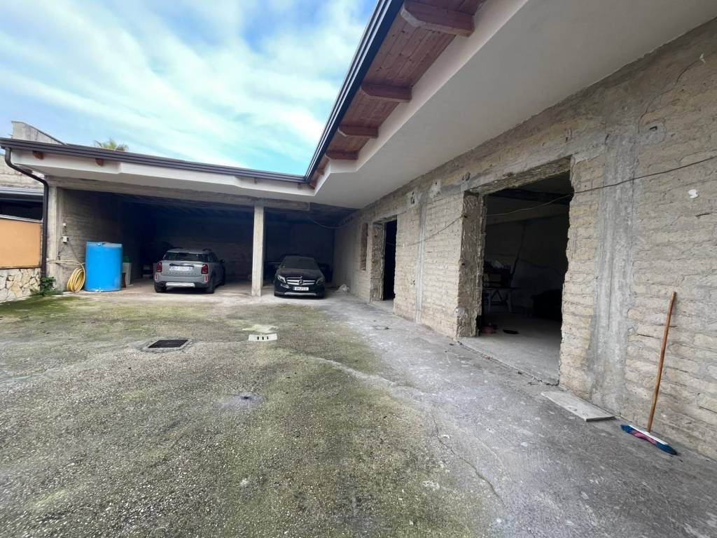 Immobile a Villa di briano in Via Leopoldo Santagata - Foto 2