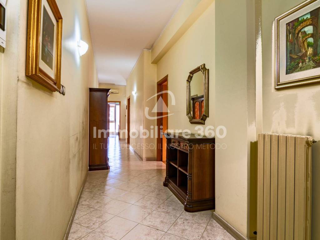 Appartamento a Cosenza in Via Gerolamo De Rada, 37 - Foto 2