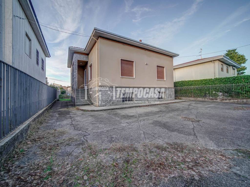 Villa a Fagnano olona in Via Dante Alighieri 138 - Foto 3
