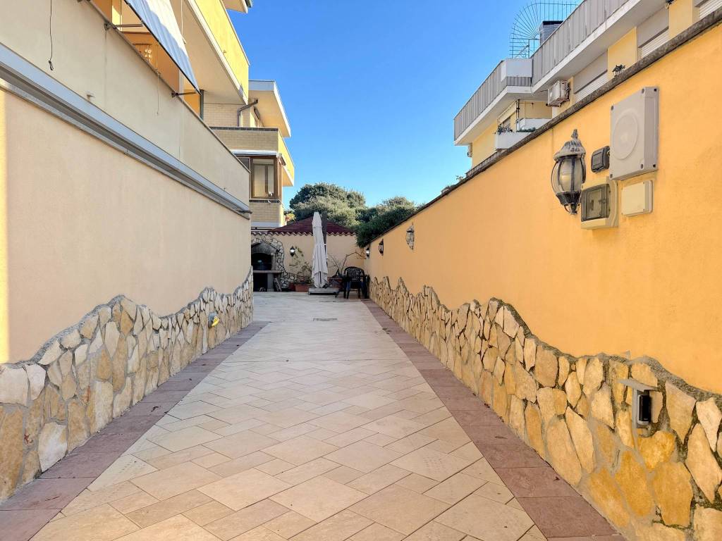 Villa a Fiumicino in Via Giorgio Rodocanacchi - Foto 2
