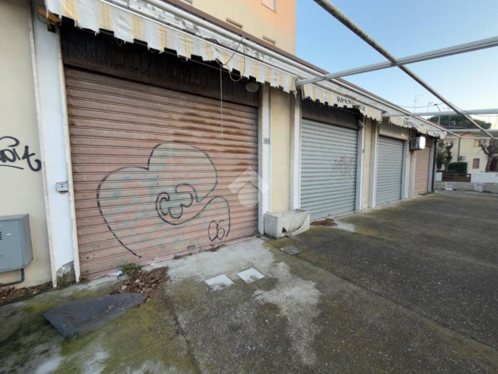 Appartamento a Comacchio in Viale Tunisia, 17 - Foto 2