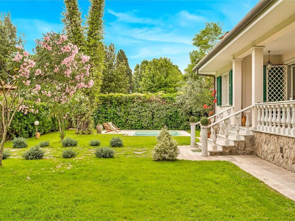 Villa a Forte dei marmi in via Gorizia 23 - Foto 3