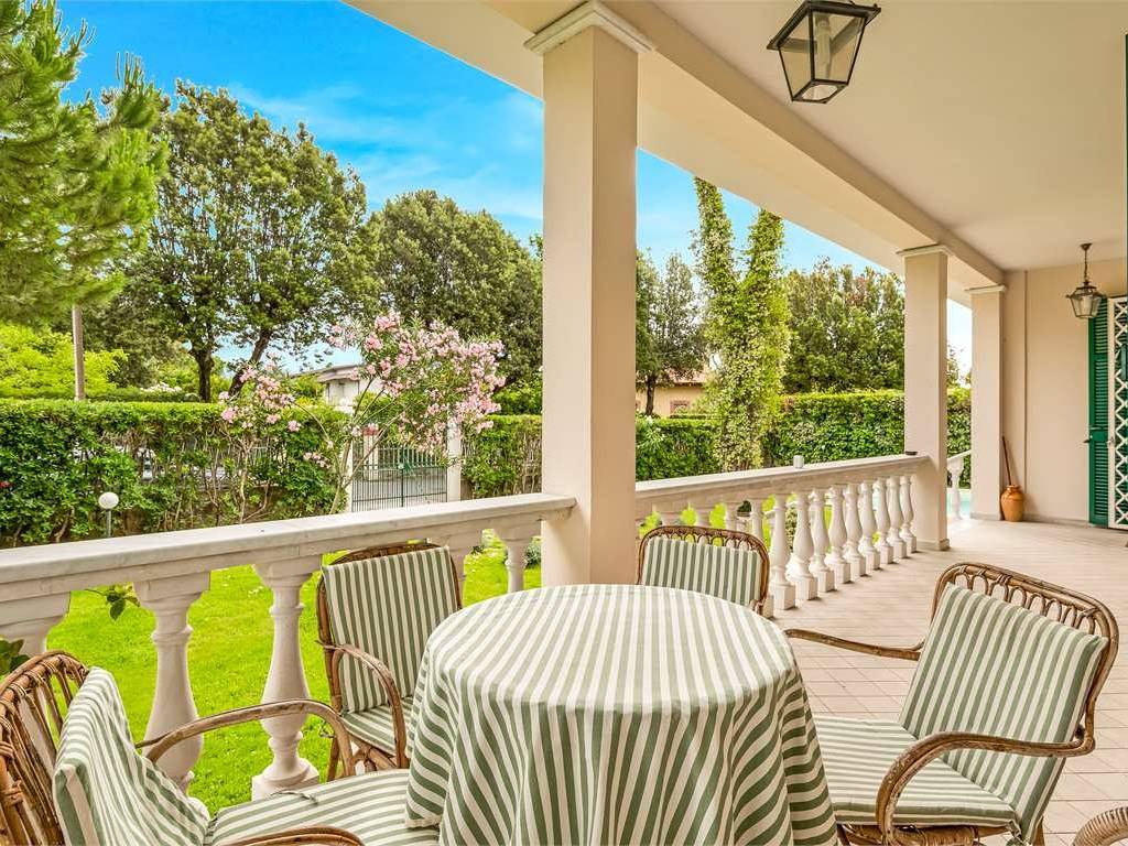 Villa a Forte dei marmi in via Gorizia 23 - Foto 5