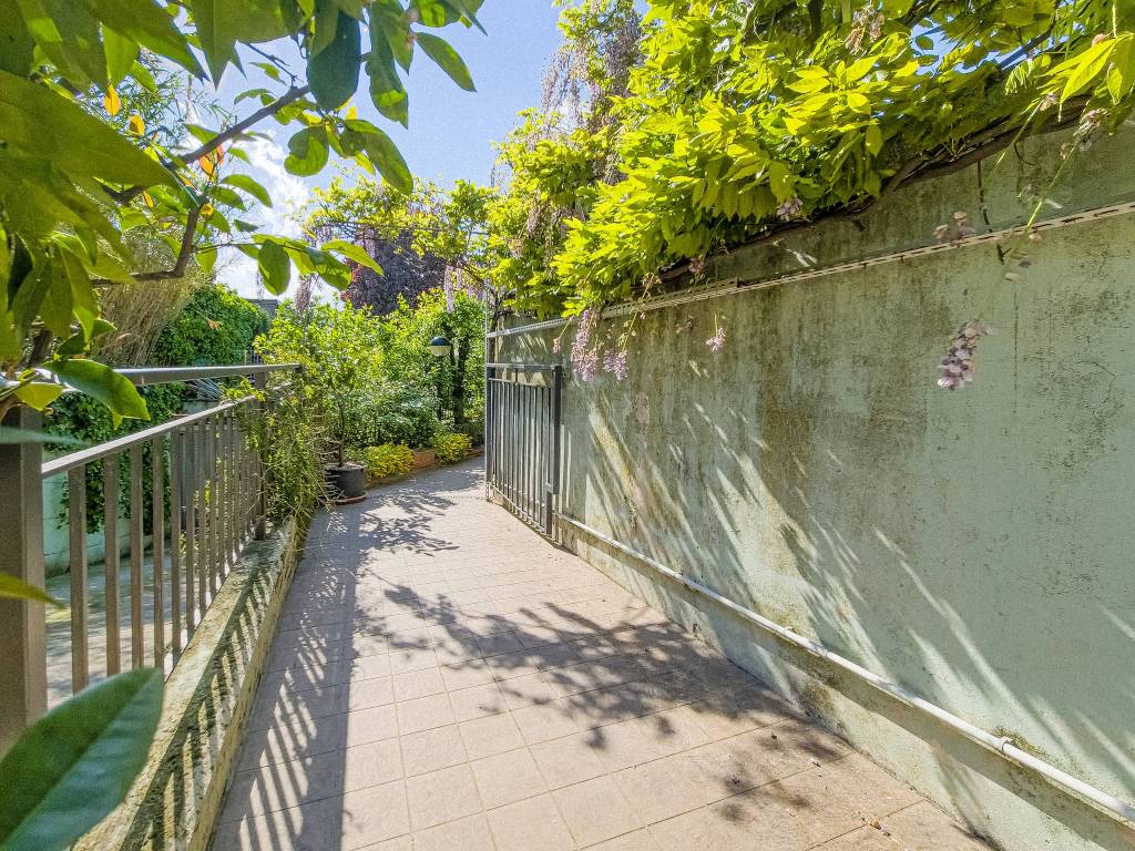 Villa a Treviglio in Via Coniugi Curletti - Foto 3