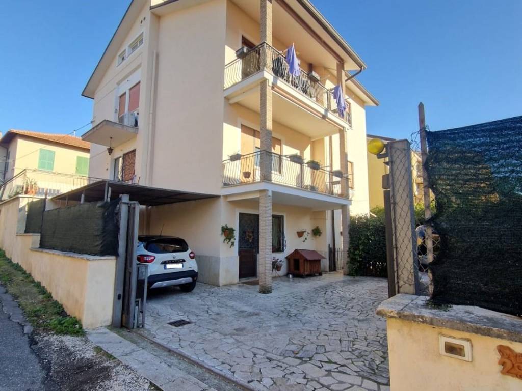 Appartamento a Grottaferrata in Viale 1 Maggio, 24 - Foto 2