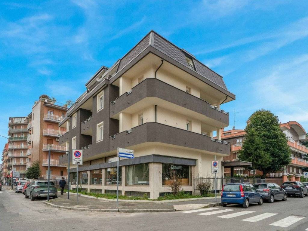 Appartamento a Cesano boscone in Via Vittorio Alfieri, 4 - Foto 2