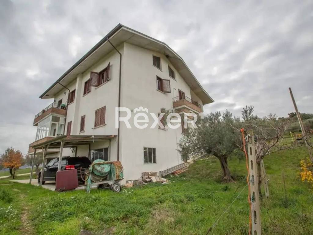 Villa a Alanno in Via Colle Grande - Foto 2