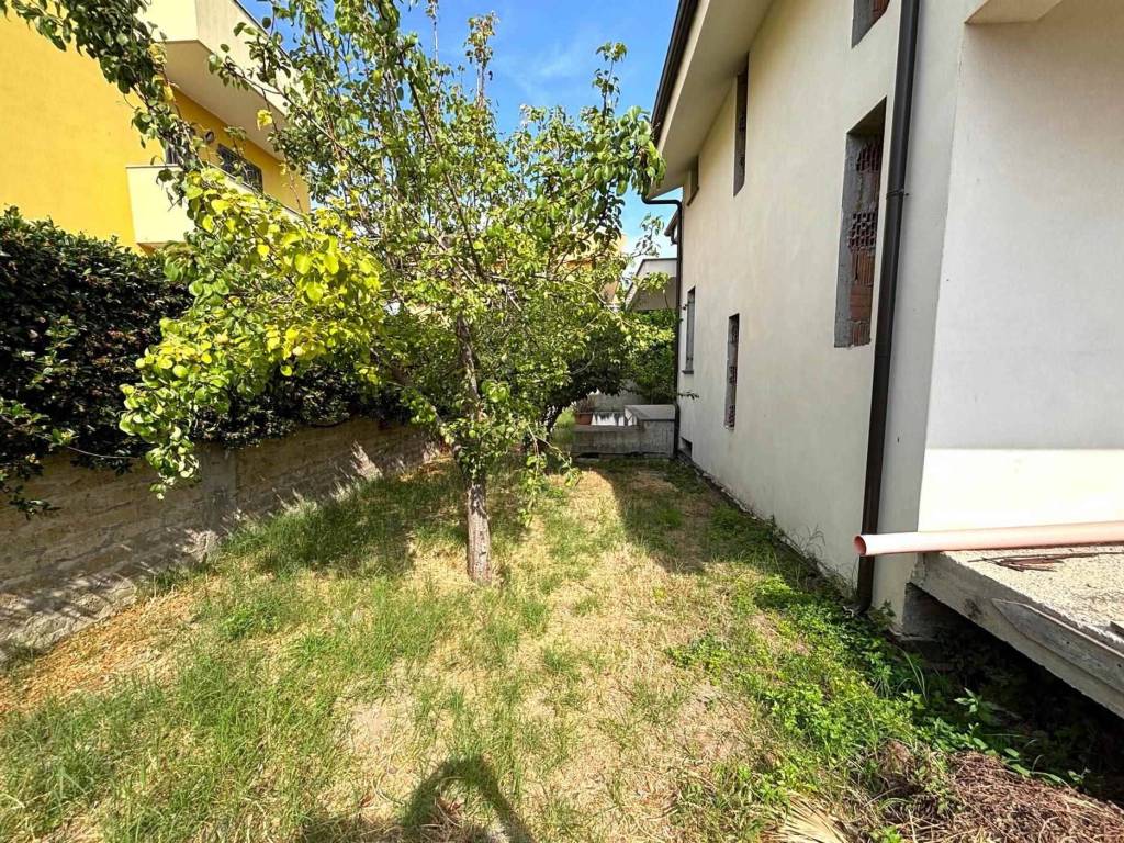 Villa a Mondragone in Via Padule - Foto 2