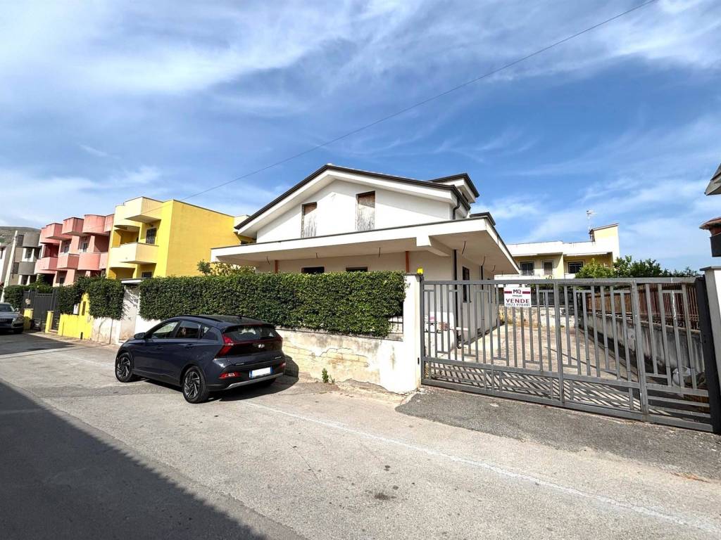 Villa a Mondragone in Via Padule - Foto 5