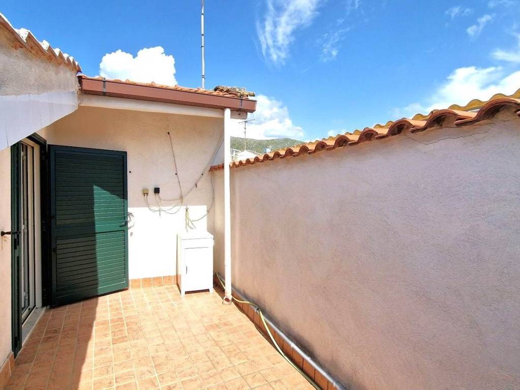 Casa indipendente a Mondragone in Via Vittorio Emanuele - Foto 3