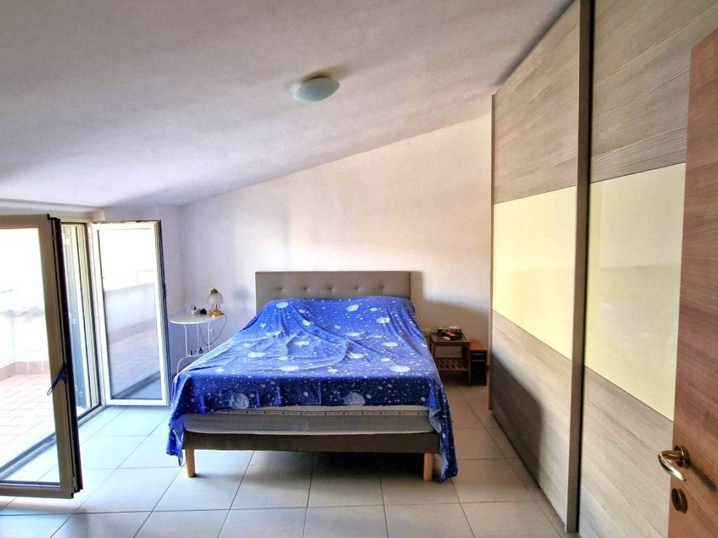 Casa indipendente a Mondragone in Via Vittorio Emanuele - Foto 4