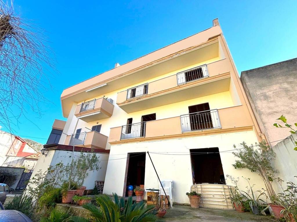 Appartamento a Mondragone in Via della Maddalena - Foto 2