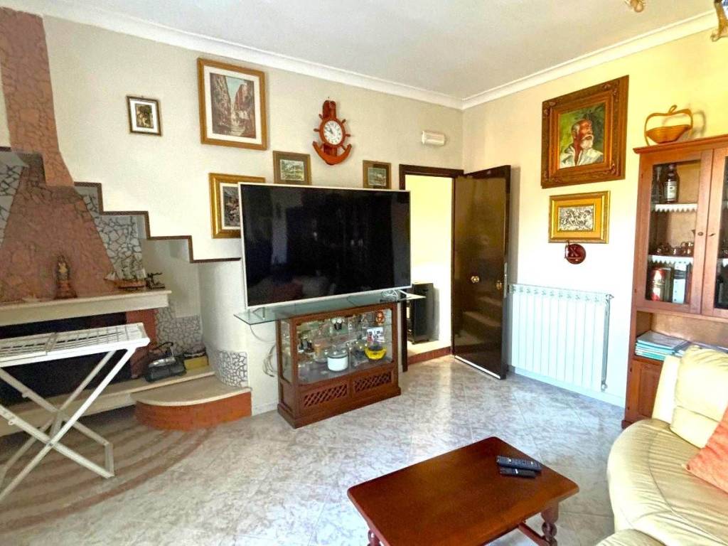Appartamento a Mondragone in VIALE SAN GENNARO - Foto 3